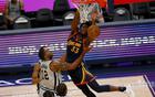 他，24歲天才，NBA十年最挫敗。無(wú)球可打。